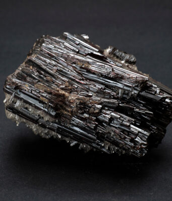 Wolfram-Schock: Warum ein unscheinbarer Rohstoff die Industrie ins Wanken bringt