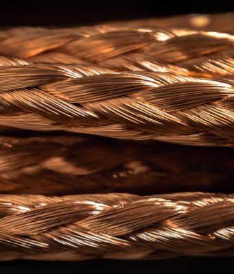 Kupfer: KI-Boom treibt Rally zu $6,10! a close up of a rope on a black background