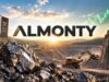 Almonty-Aktie mit +81% – nächstes Ziel 25 US$? Mine site at sunset with the ALMONTY logo, rock piles, heavy trucks, and a rising stock-chart in the sky.